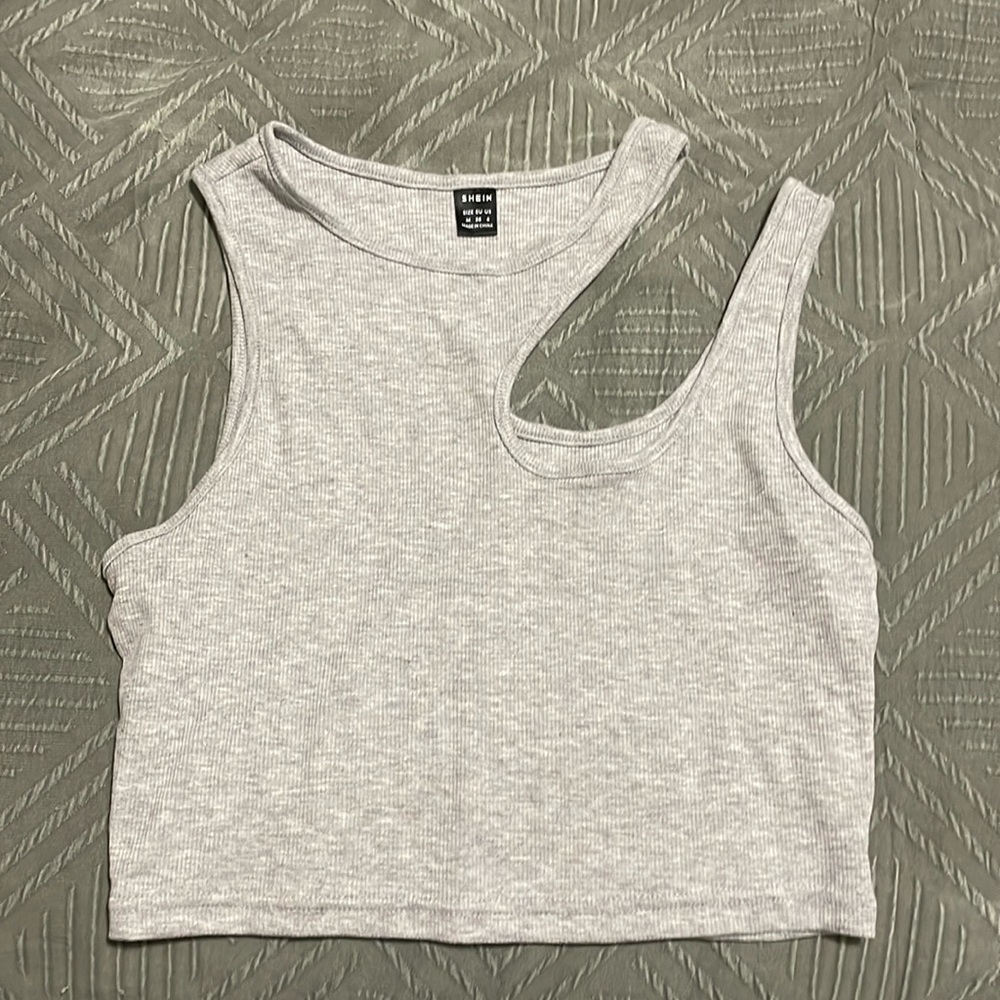 SHEIN, never worn-too big for my chest